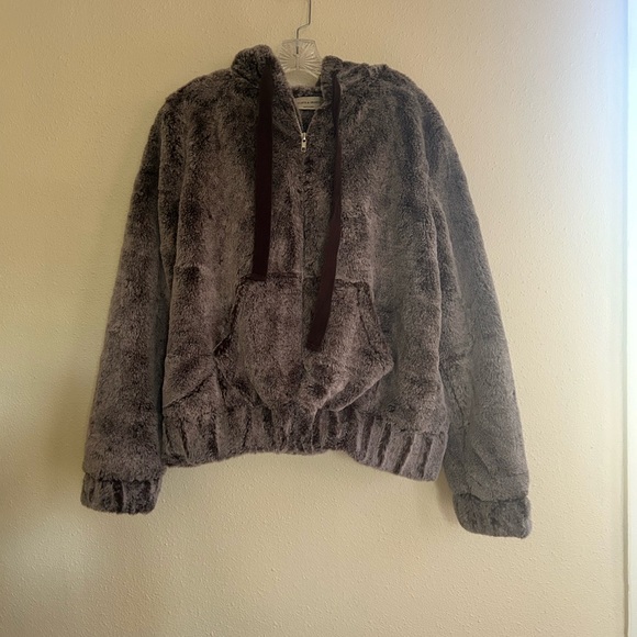 Saints & Hearts Faux Chinchilla Jacket. Super warm - Picture 3 of 6